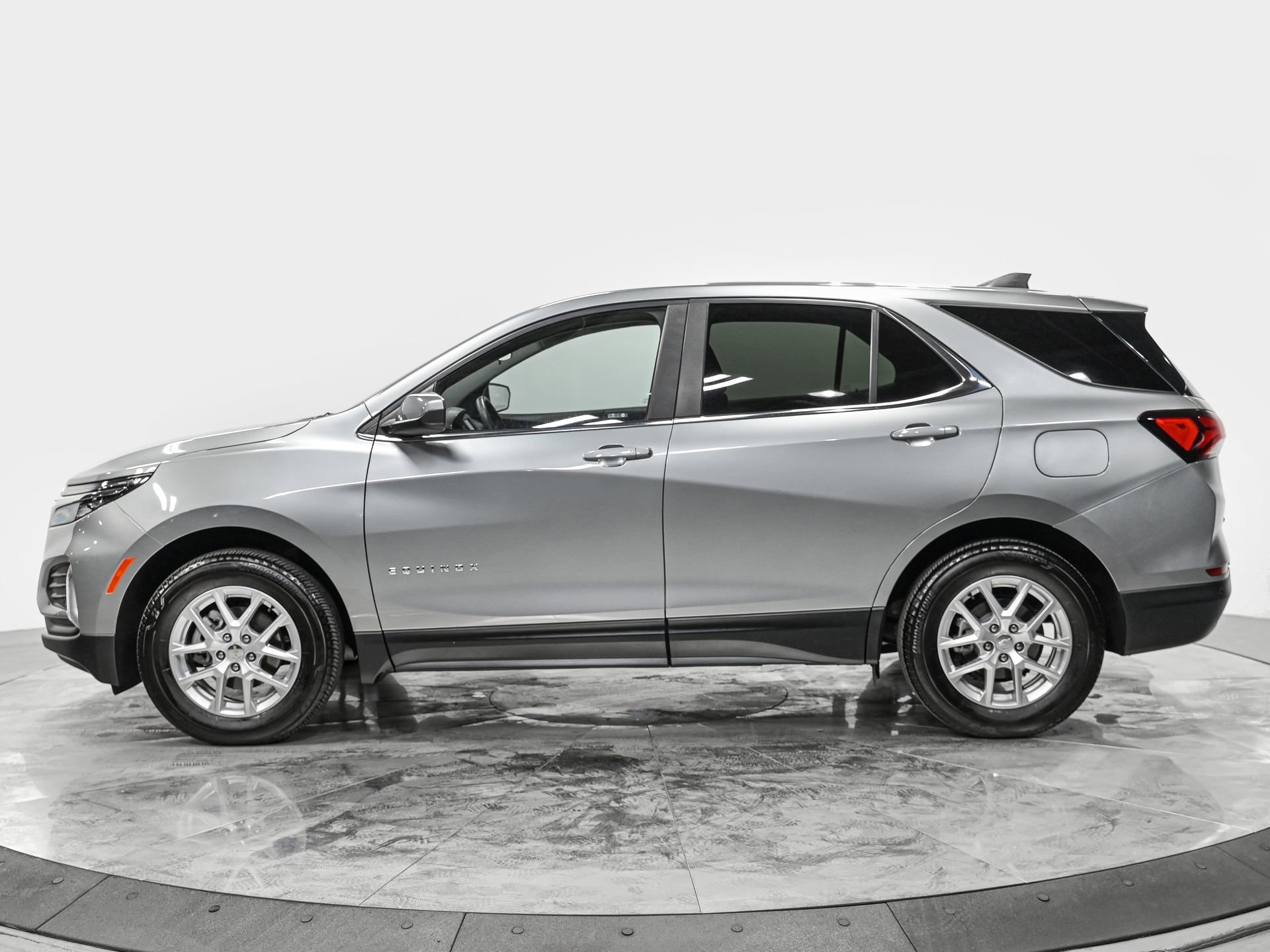 Used 2023 Chevrolet Equinox LT with VIN 3GNAXUEG4PS189730 for sale in Forest Hills, NY