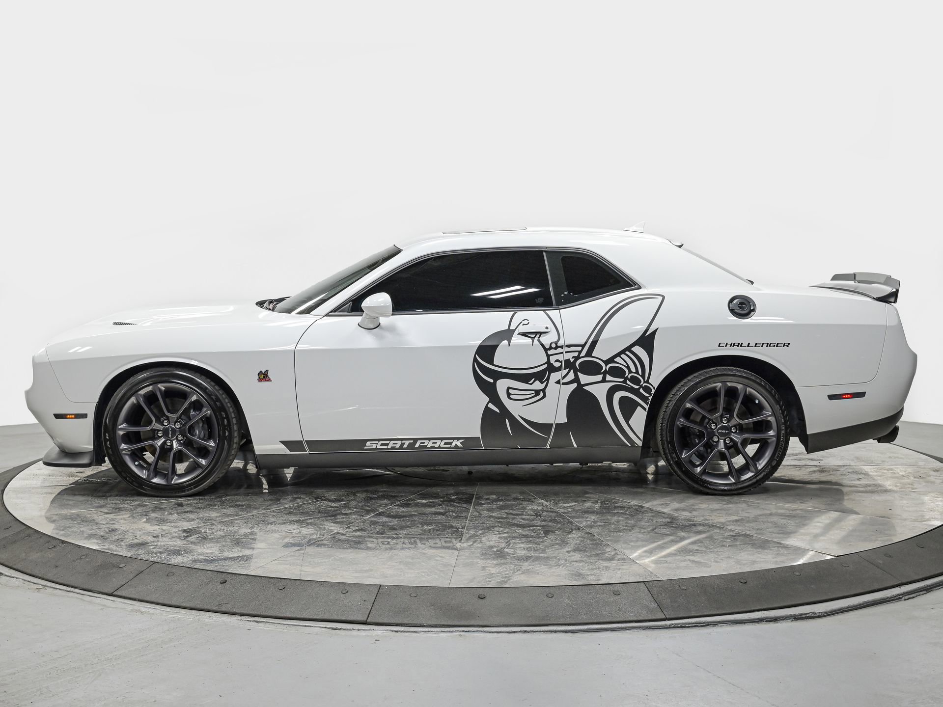 Used 2022 Dodge Challenger R/T with VIN 2C3CDZFJ8NH155649 for sale in Forest Hills, NY