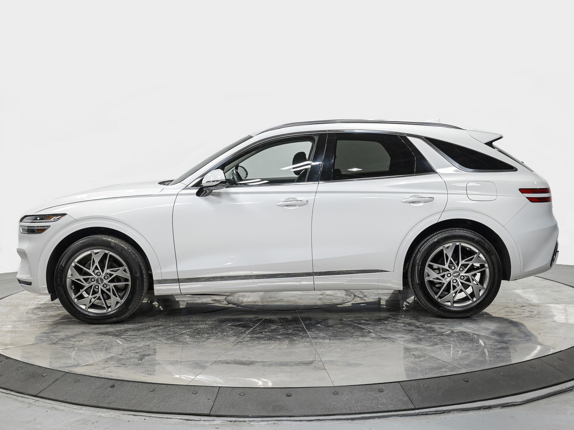 Used 2022 GENESIS GV70 Standard with VIN KMUMADTB8NU064464 for sale in Forest Hills, NY