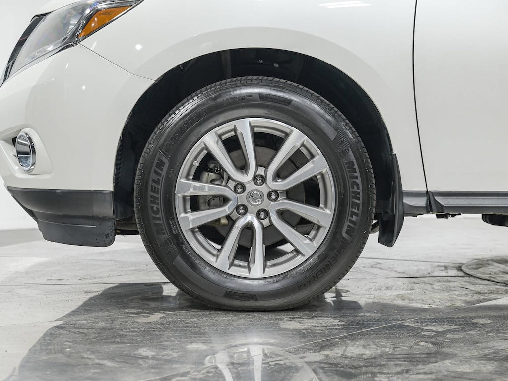 Used 2015 Nissan Pathfinder SV SUV
