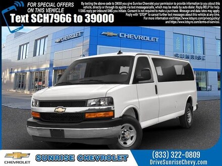2022 Chevrolet Express Passenger 3500 1LS Van
