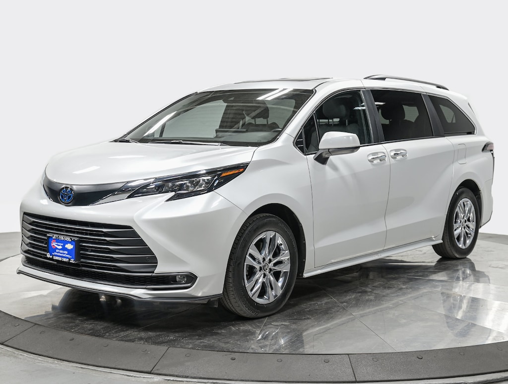 Used 2025 Toyota Sienna XLE Van Passenger Van