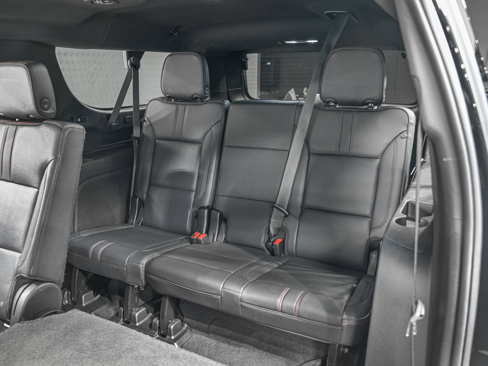 2022 Chevrolet Suburban RST - Photo 29