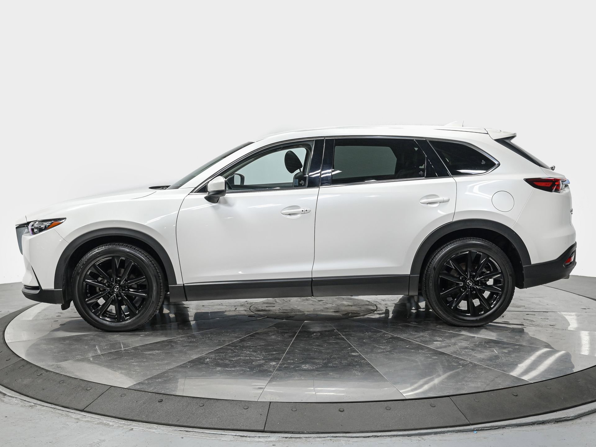 2023 Mazda CX-9 Touring photo 2