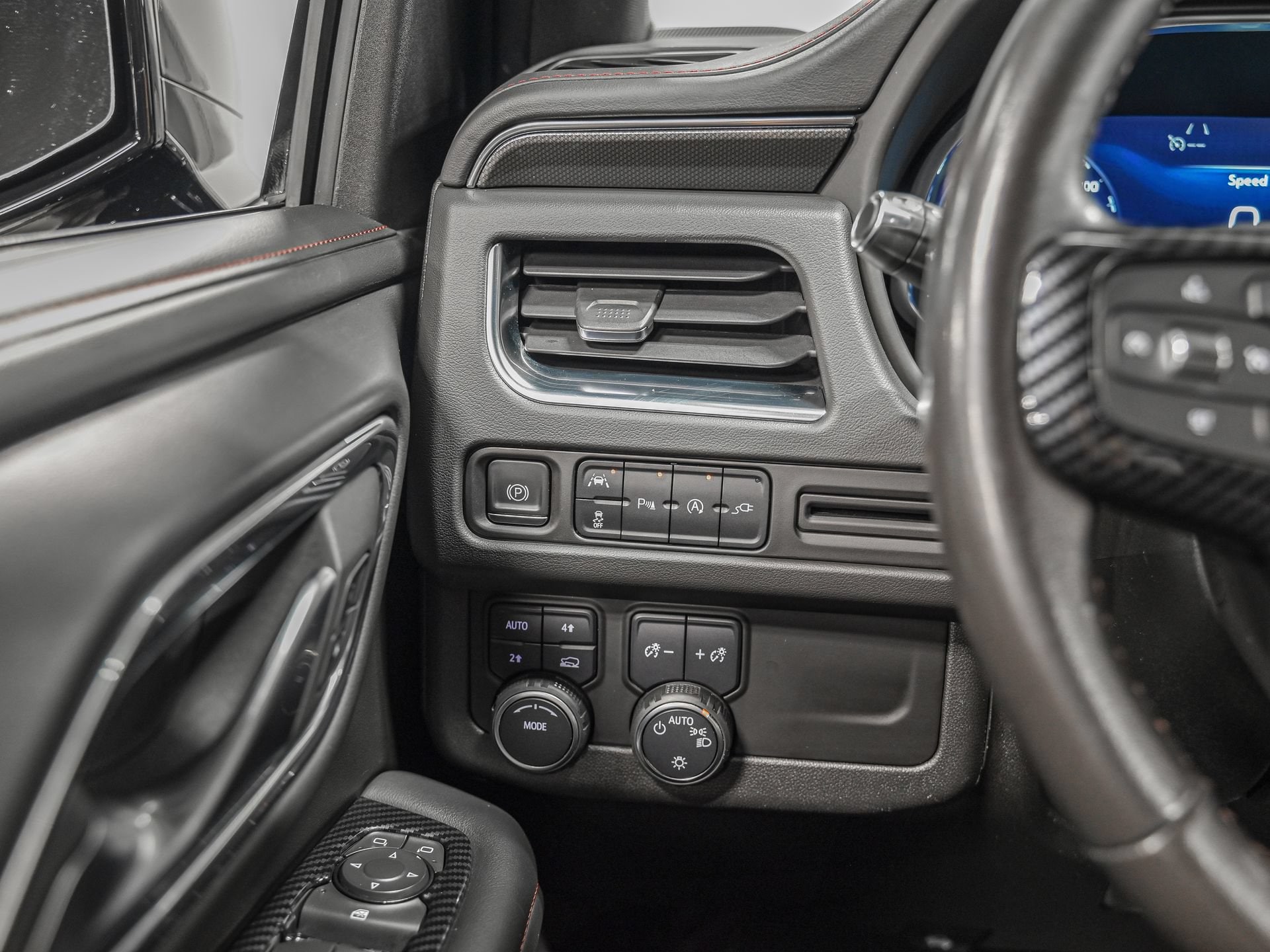 2022 Chevrolet Suburban RST - Photo 18