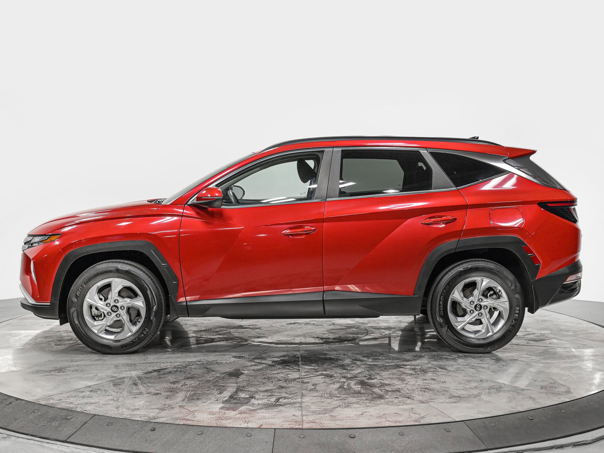 Used 2022 Hyundai Tucson SEL with VIN 5NMJBCAE3NH070495 for sale in Forest Hills, NY