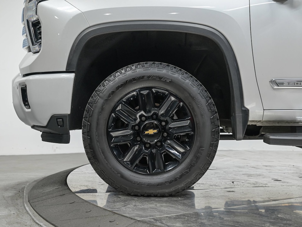 Used 2024 Chevrolet Silverado 2500 HD High Country Truck Crew Cab