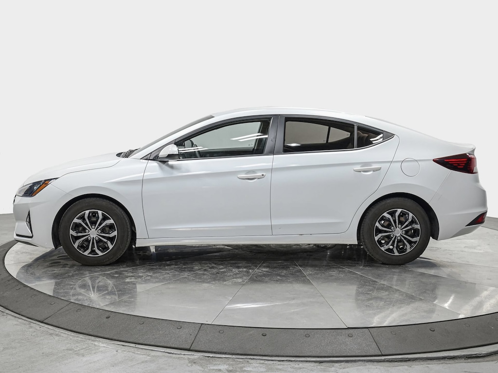 Used 2020 Hyundai Elantra SE Sedan