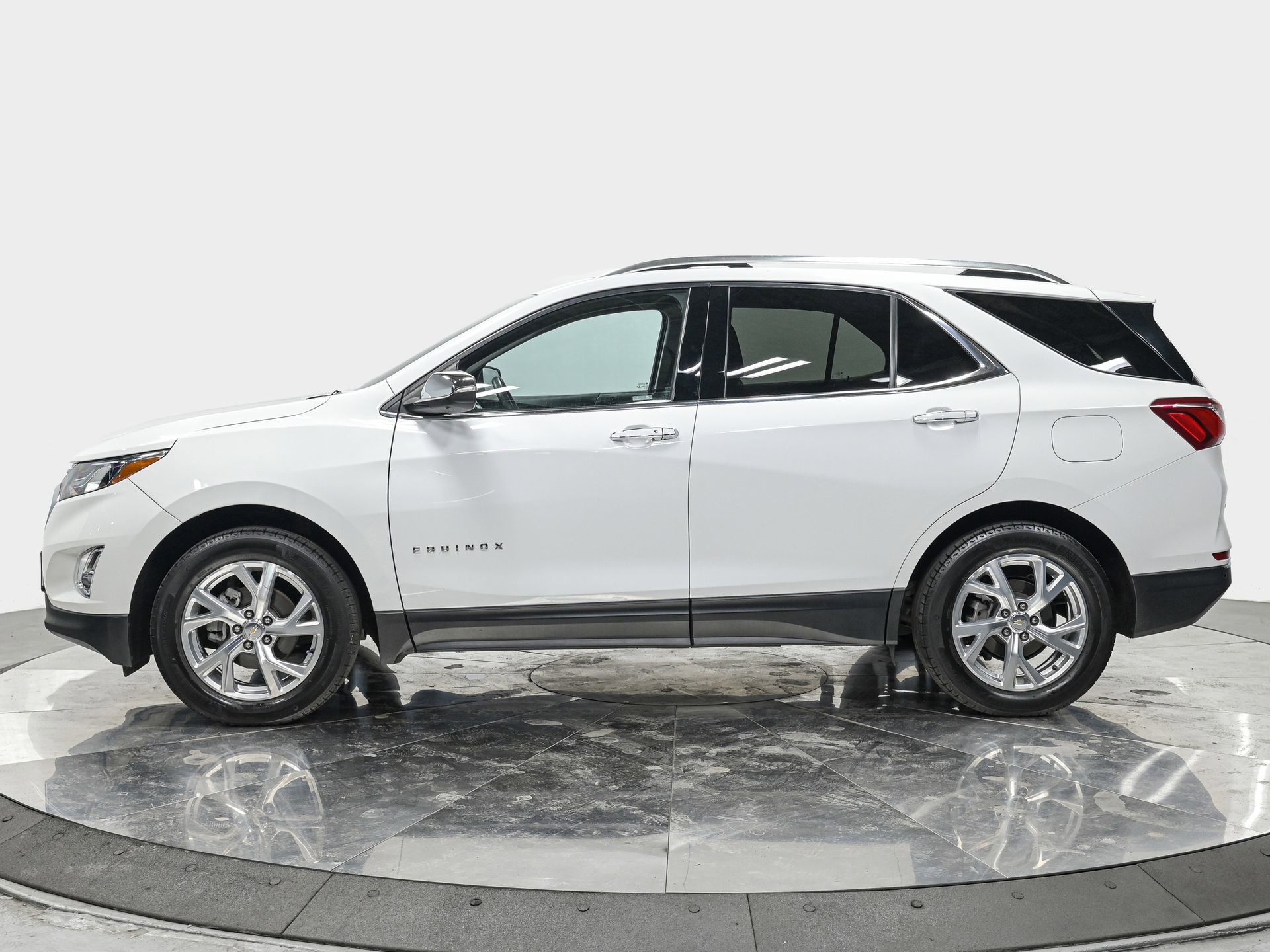 Used 2021 Chevrolet Equinox Premier with VIN 3GNAXXEVXMS147574 for sale in Queens, NY