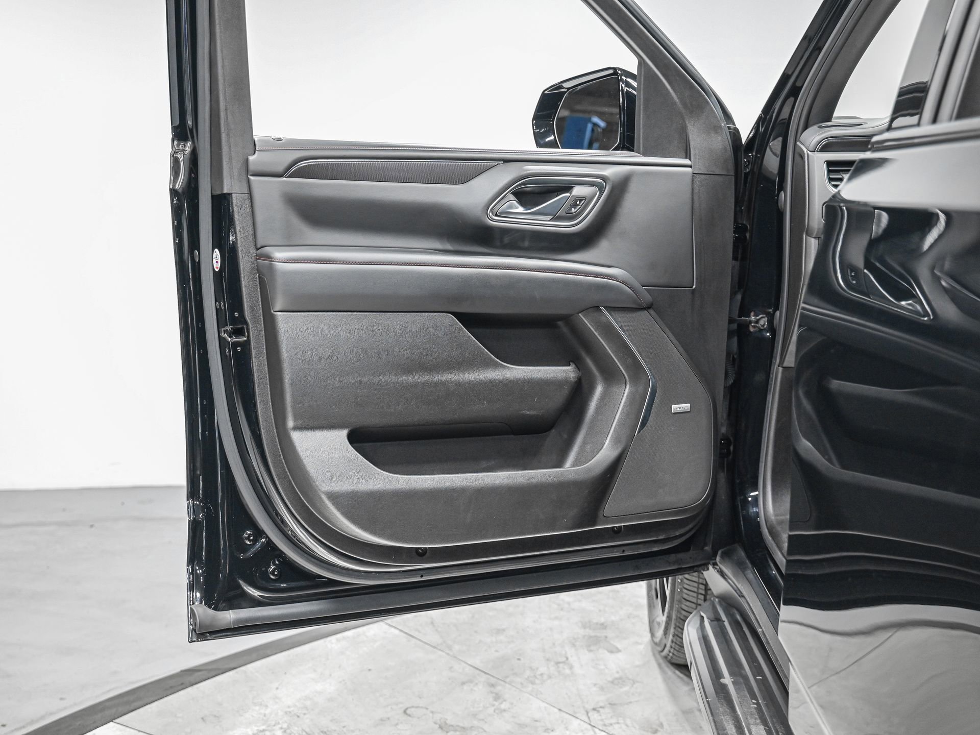 2022 Chevrolet Suburban RST - Photo 12
