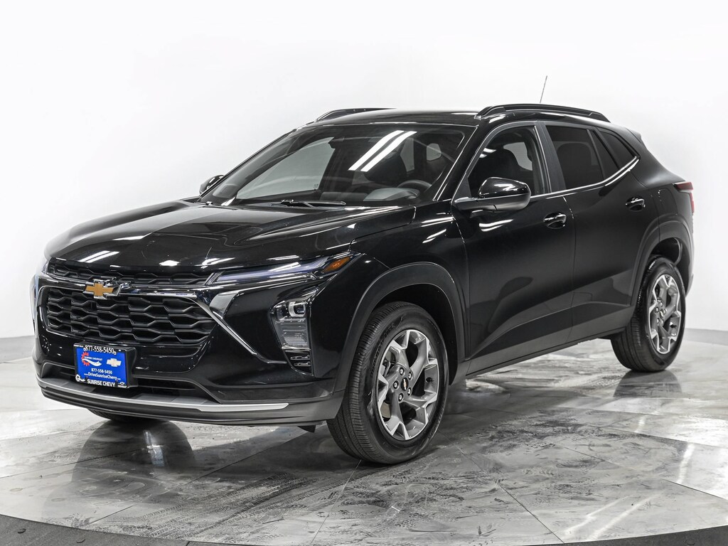 Used 2025 Chevrolet Trax LT SUV