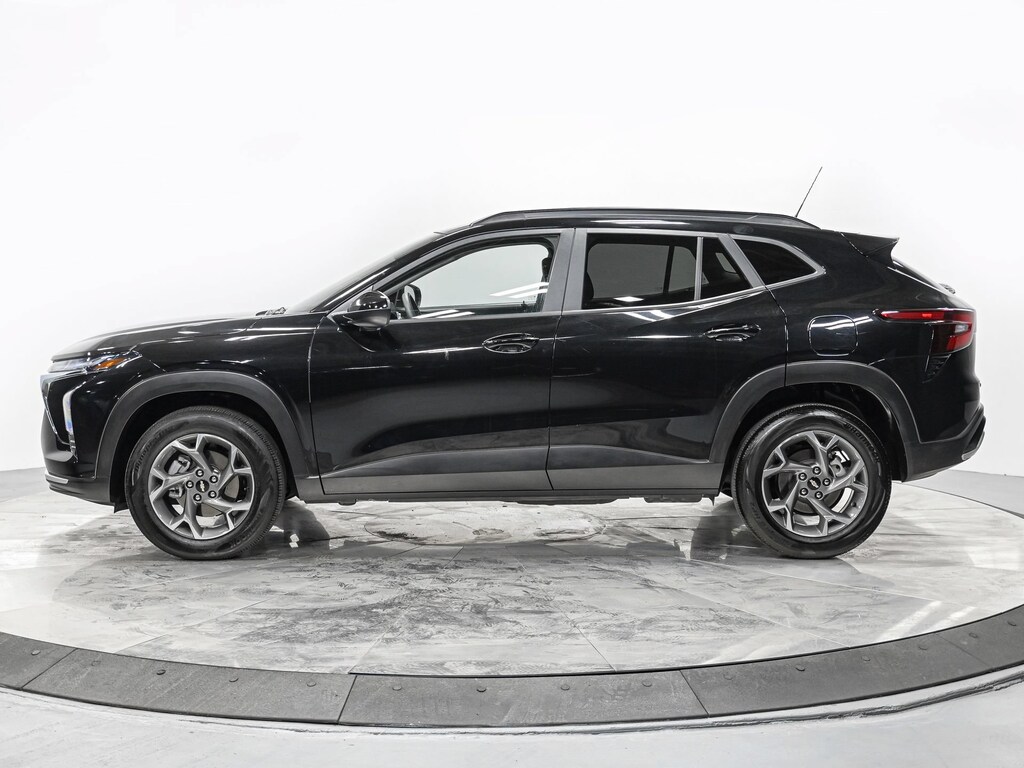 Used 2025 Chevrolet Trax LT SUV