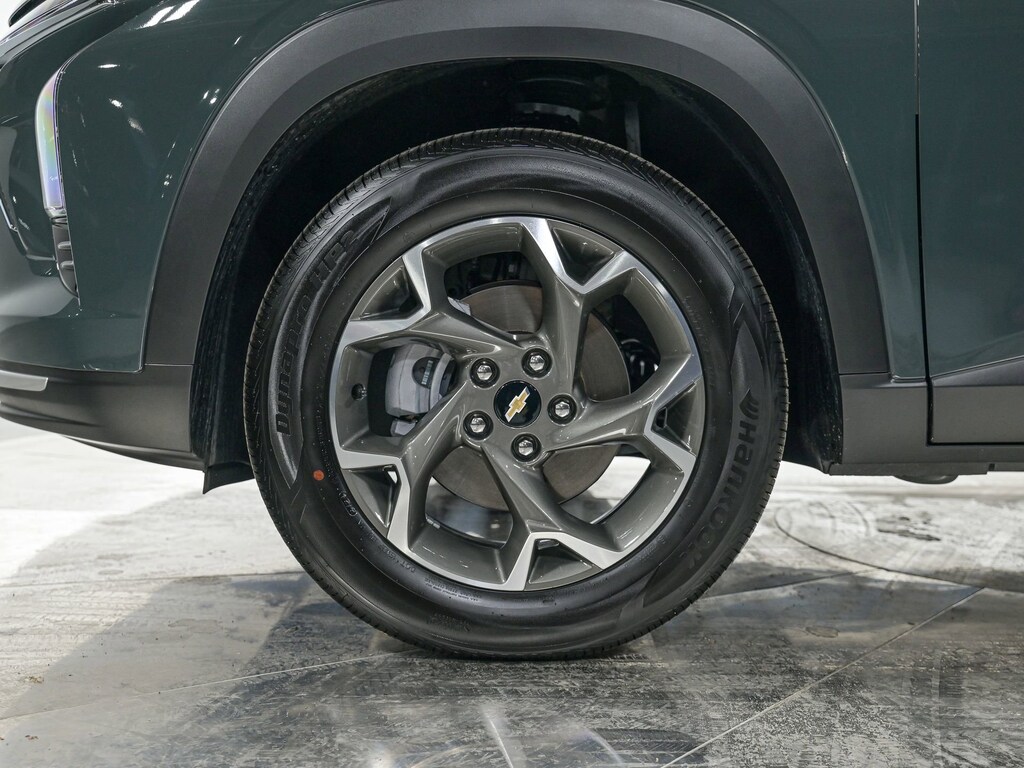 Used 2025 Chevrolet Trax LT SUV