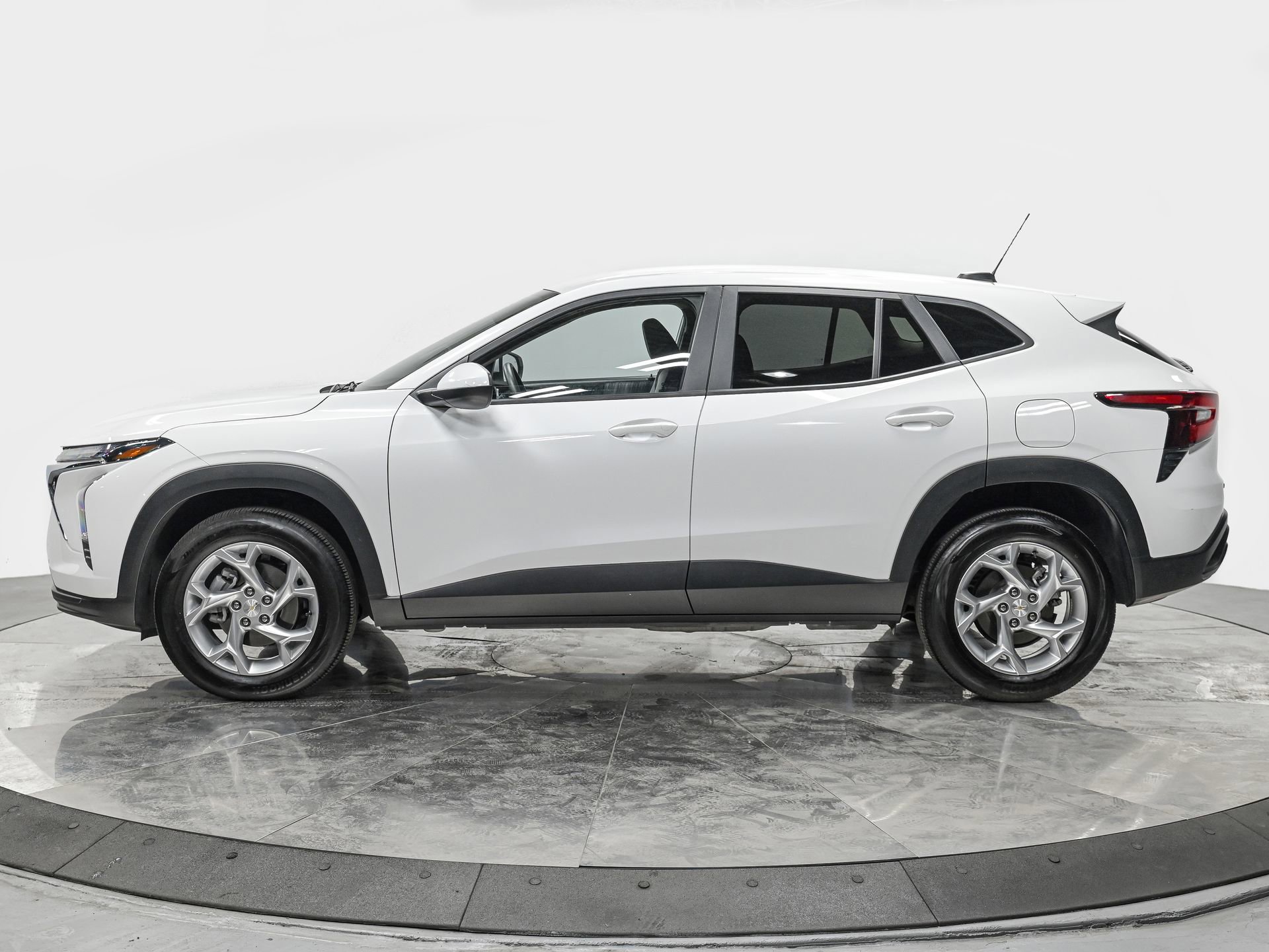 Used 2024 Chevrolet Trax LS with VIN KL77LFE20RC032152 for sale in Forest Hills, NY