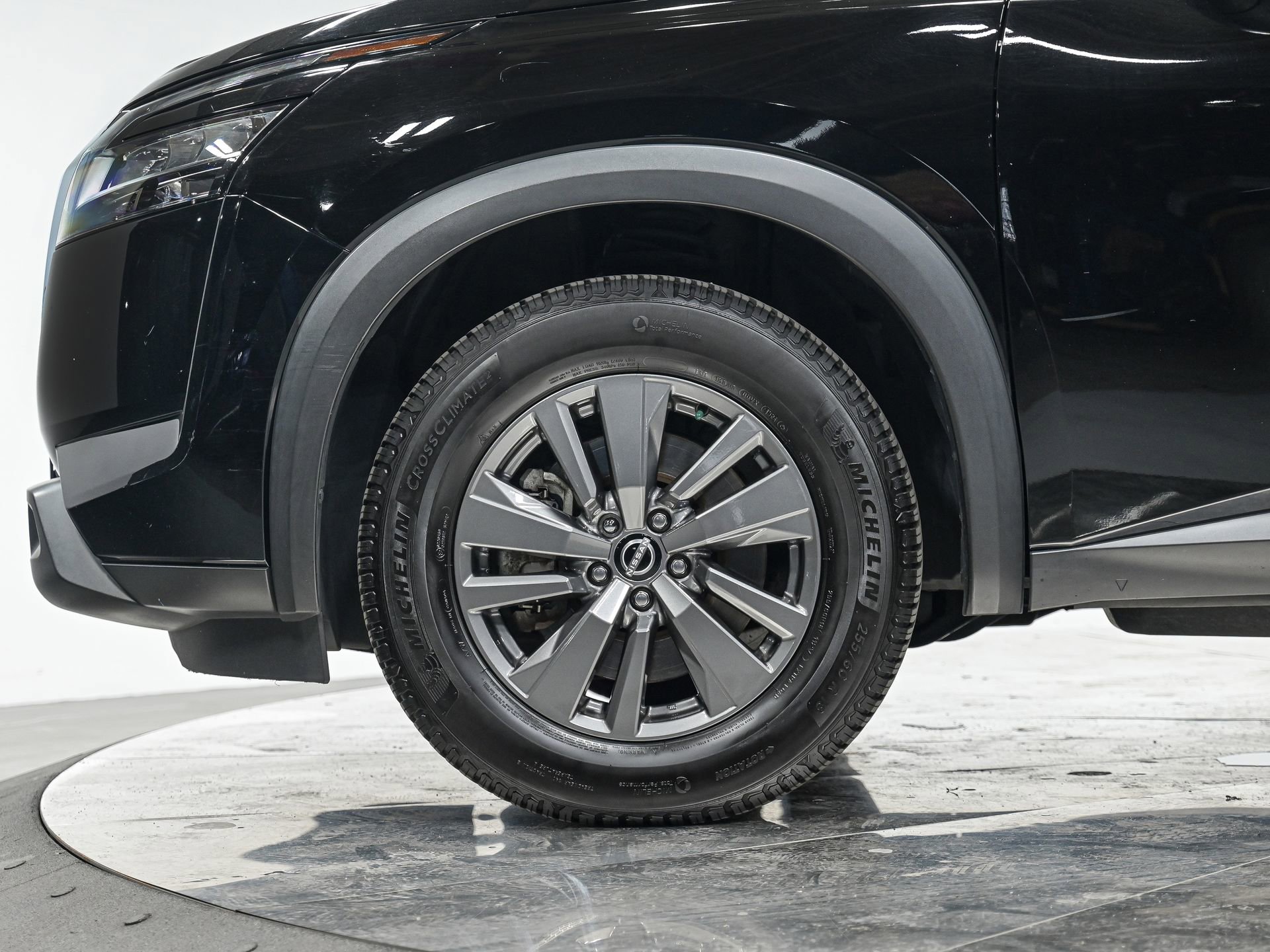 2022 Nissan Pathfinder S photo 3