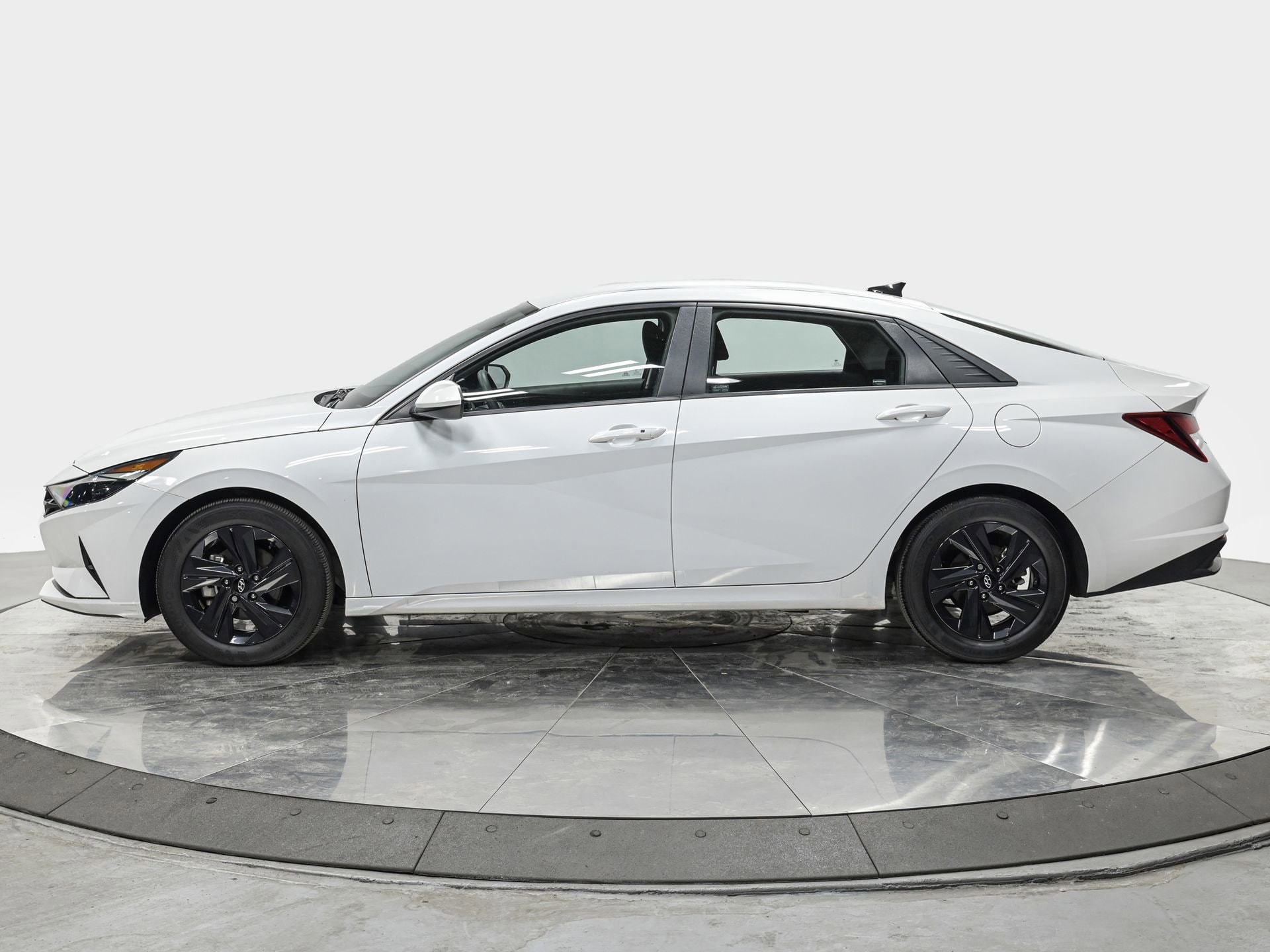 Used 2023 Hyundai Elantra SEL with VIN 5NPLM4AG7PH118273 for sale in Queens, NY