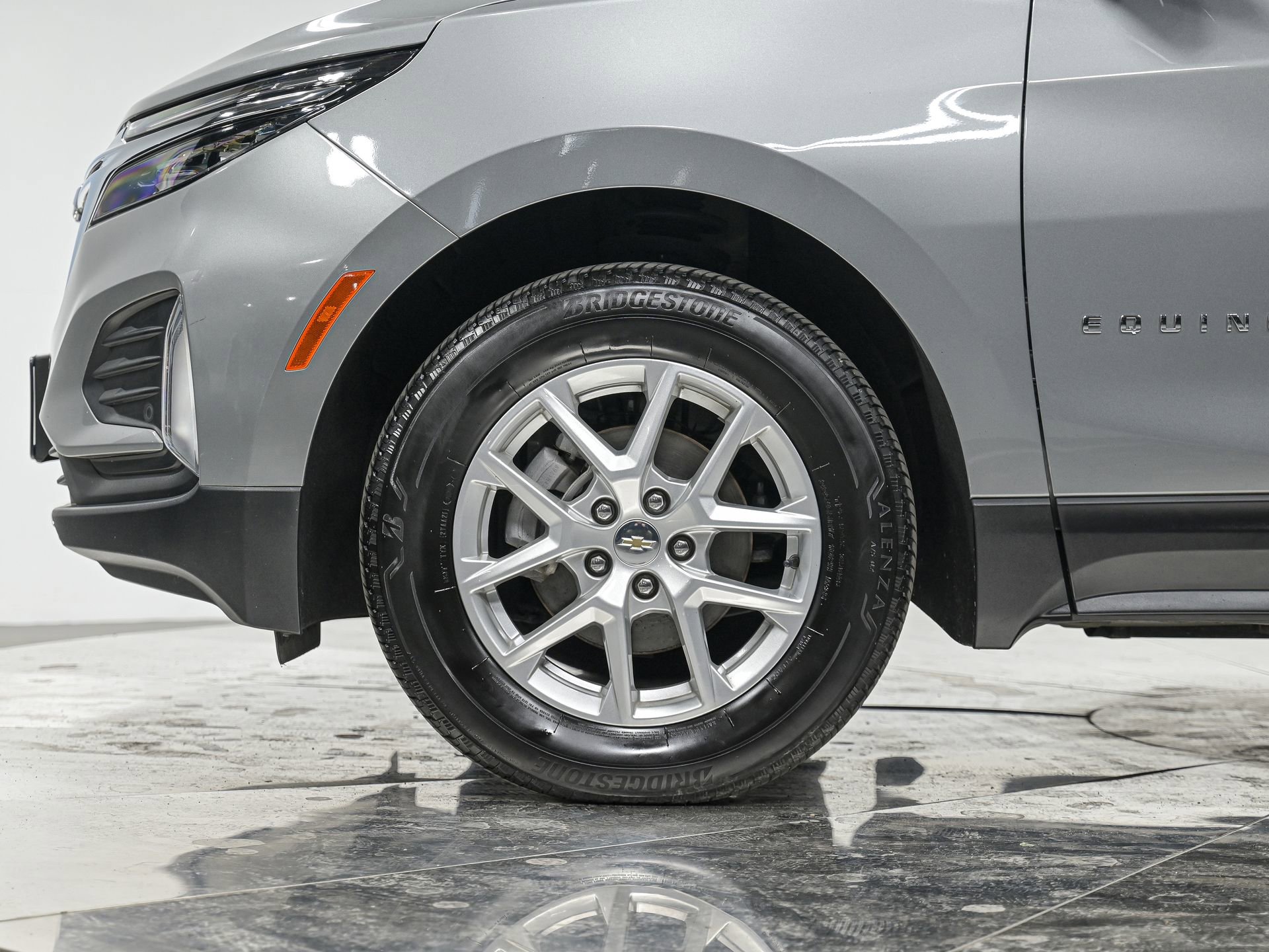 2023 Chevrolet Equinox LT photo 3