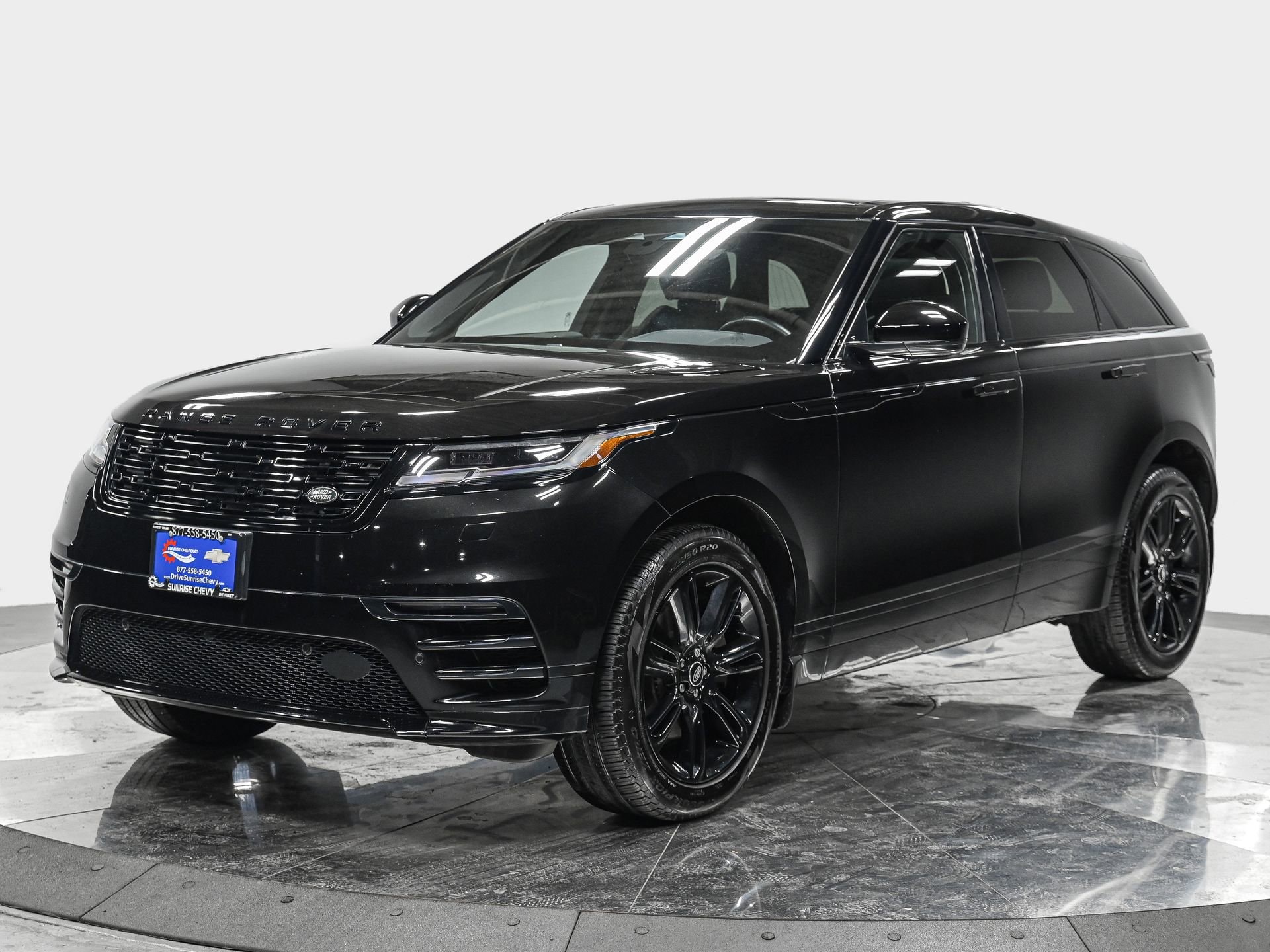 2024 Land Rover Range Rover Velar Dynamic SE's photo