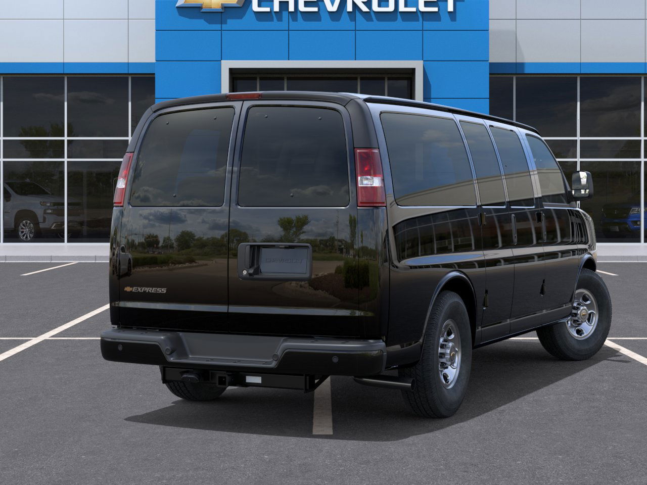 2025 Chevrolet Express Passenger 3500 photo 4