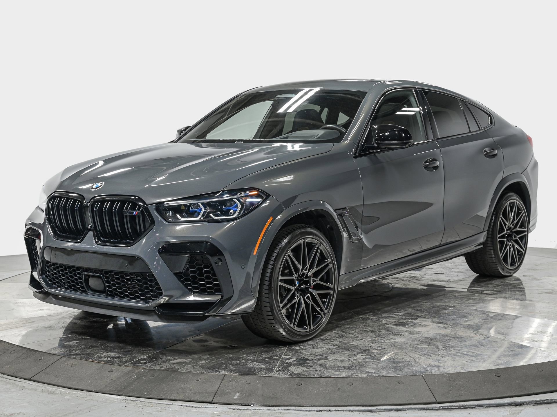 2023 BMW X6 M -'s photo