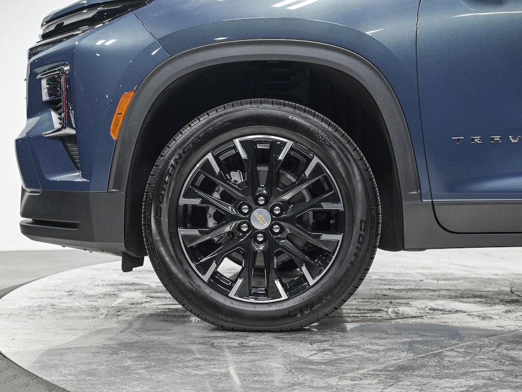 Used 2026 Chevrolet Traverse LT SUV