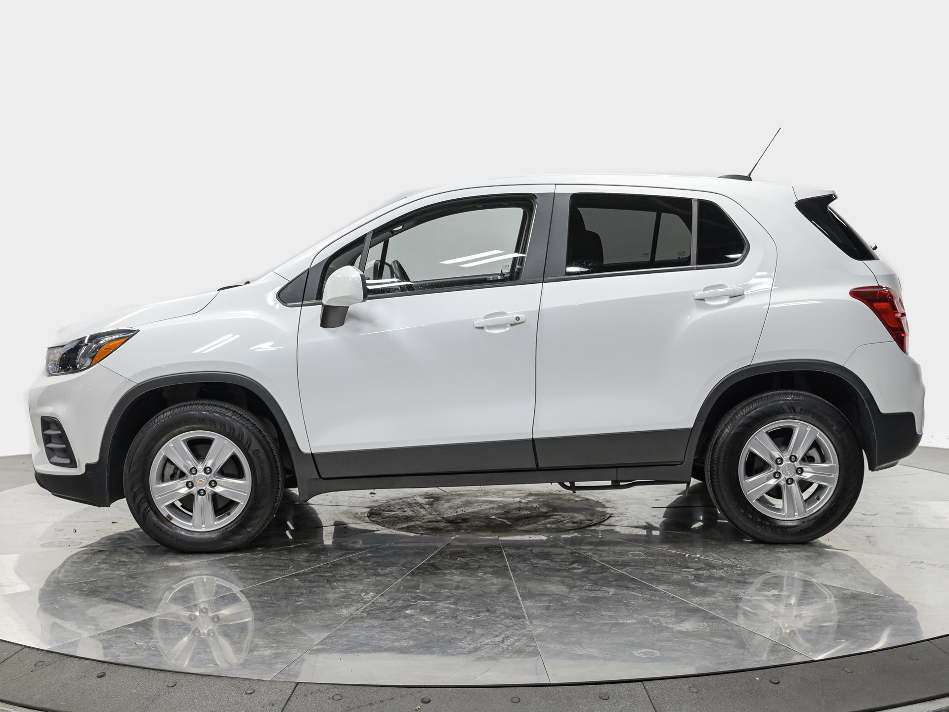 Used 2022 Chevrolet Trax LS with VIN KL7CJNSM9NB549583 for sale in Forest Hills, NY