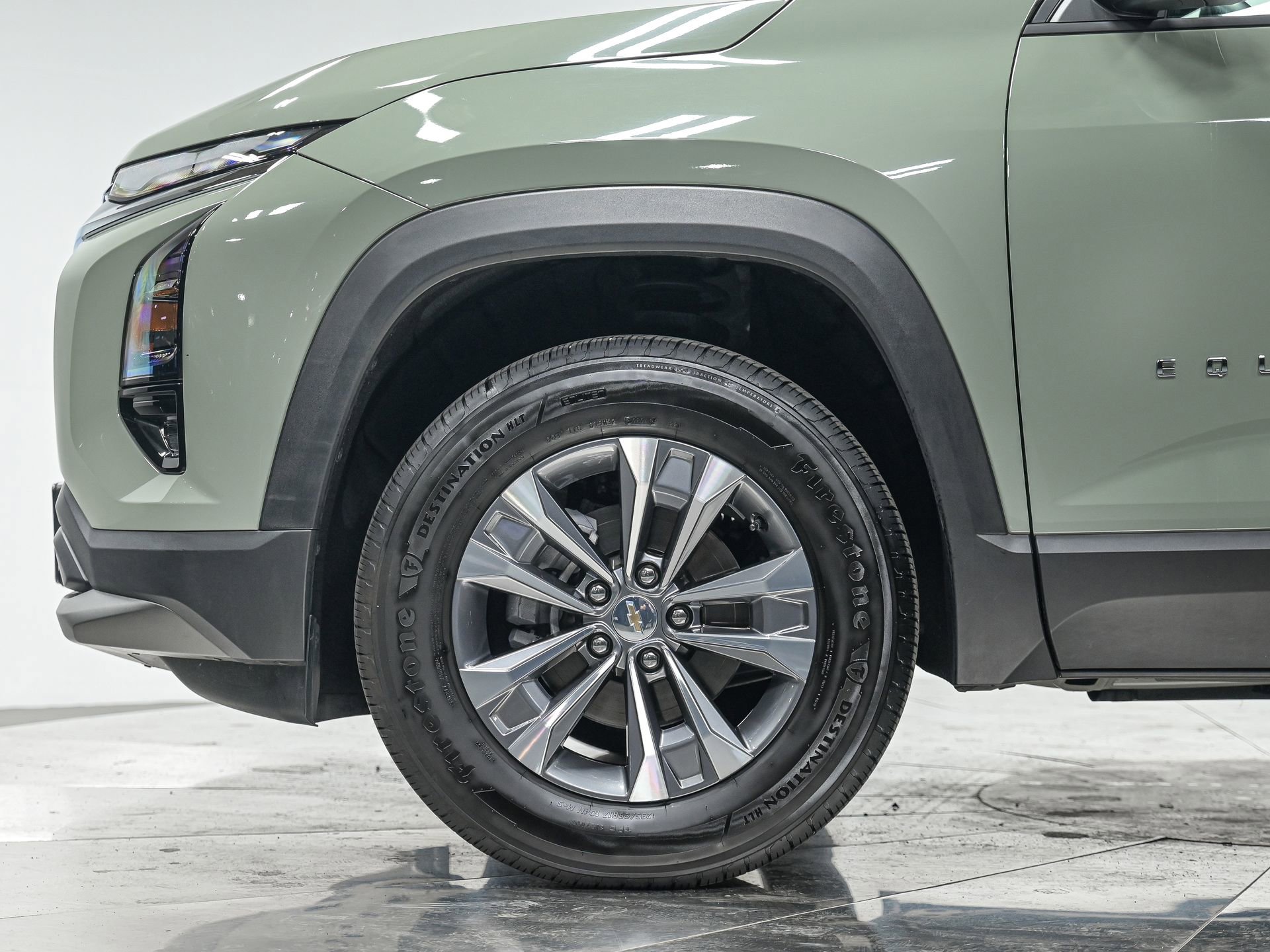 2025 Chevrolet Equinox LT photo 3