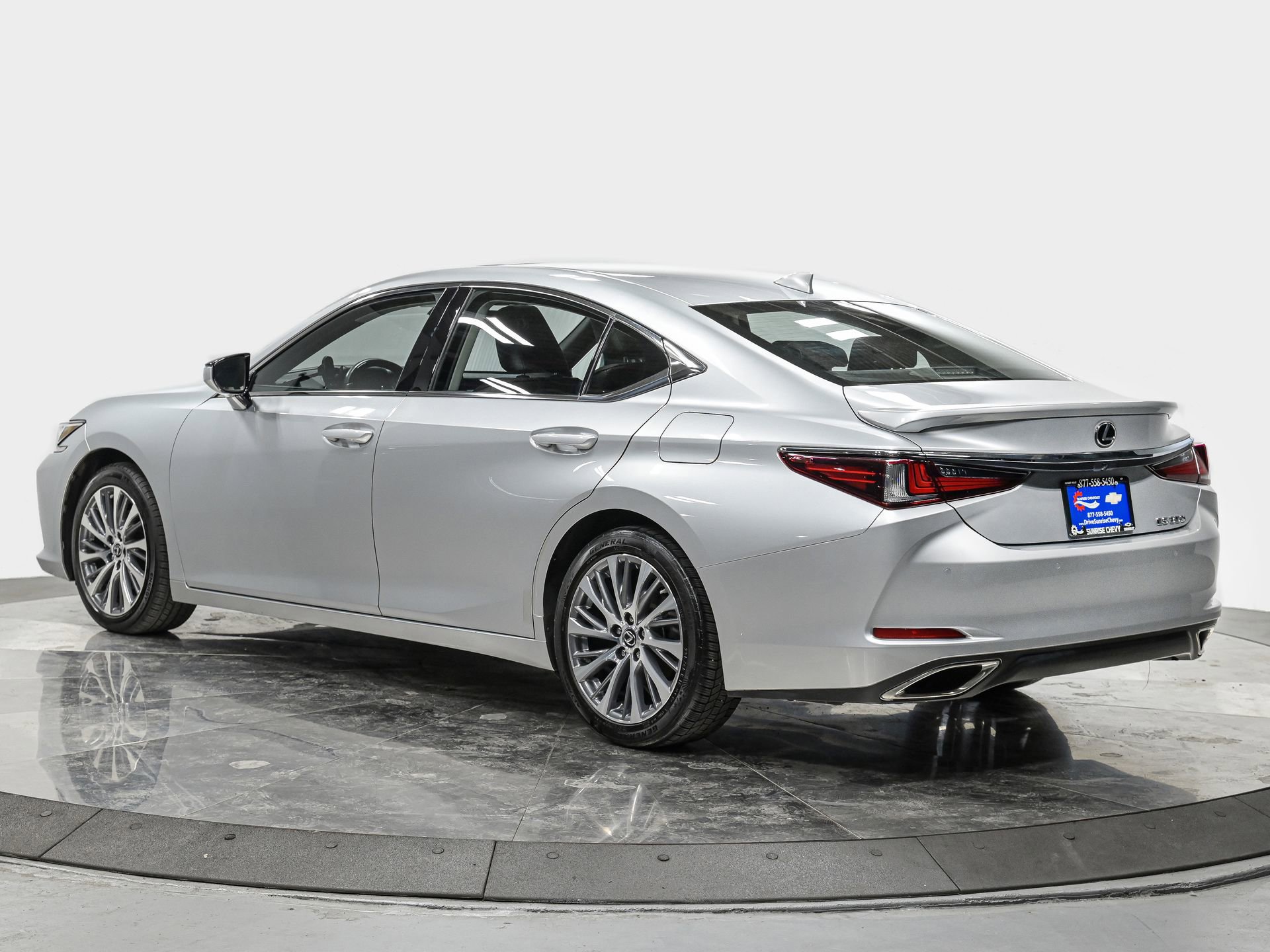 2021 Lexus ES 350 photo 4