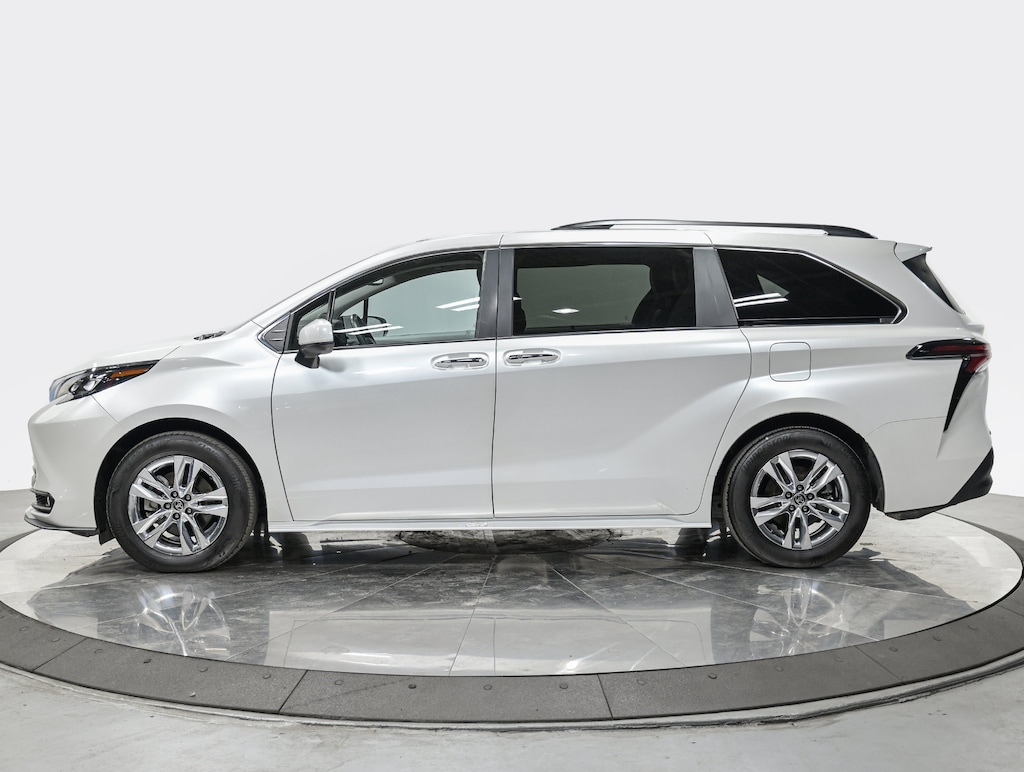 Used 2025 Toyota Sienna XLE Van Passenger Van