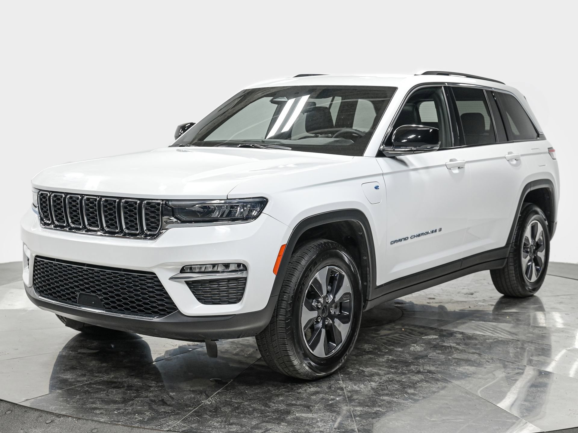 2024 Jeep Grand Cherokee 4xe's photo