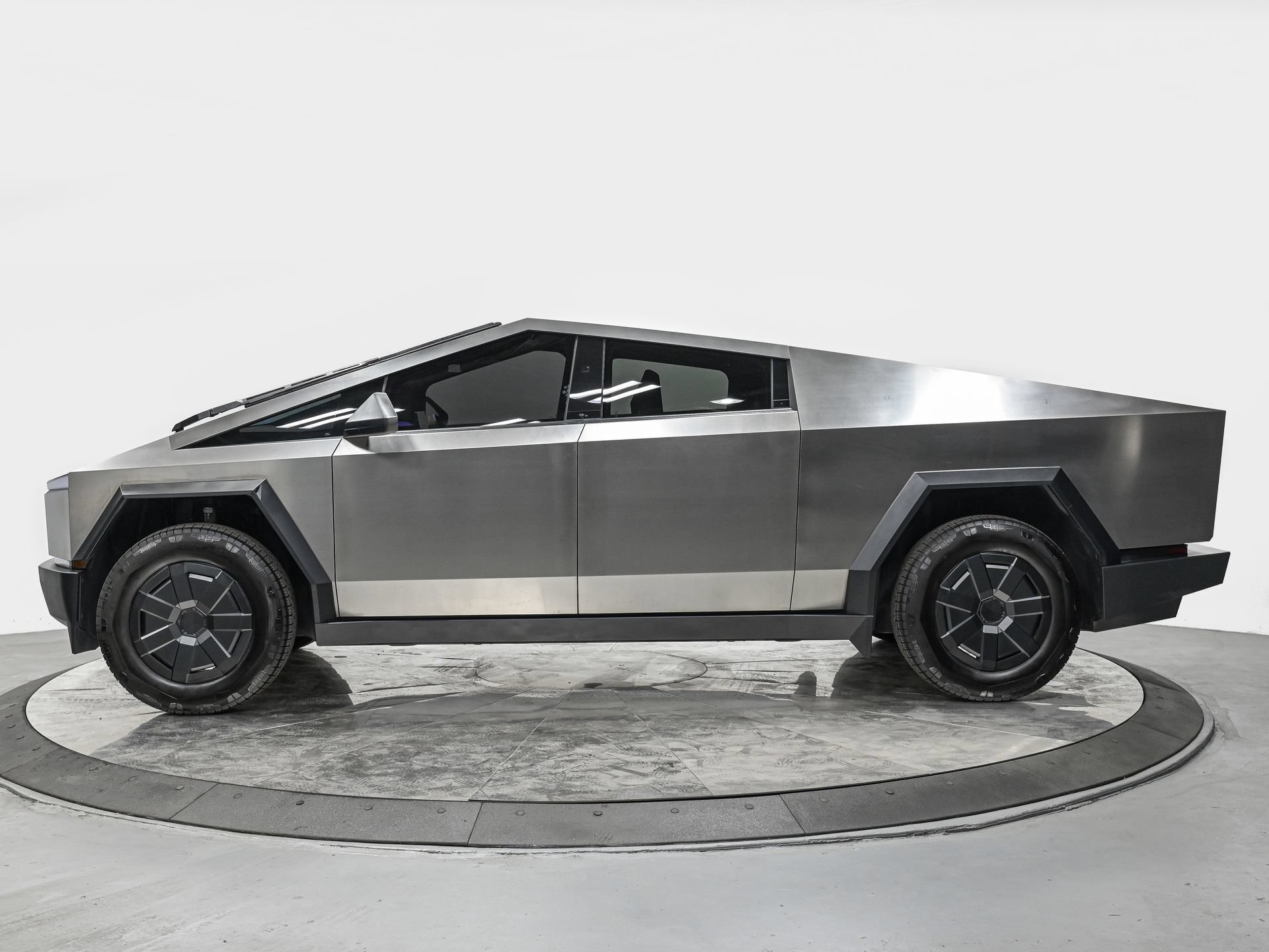 Used 2025 Tesla Cybertruck Base with VIN 7G2CEHED9SA069597 for sale in Queens, NY