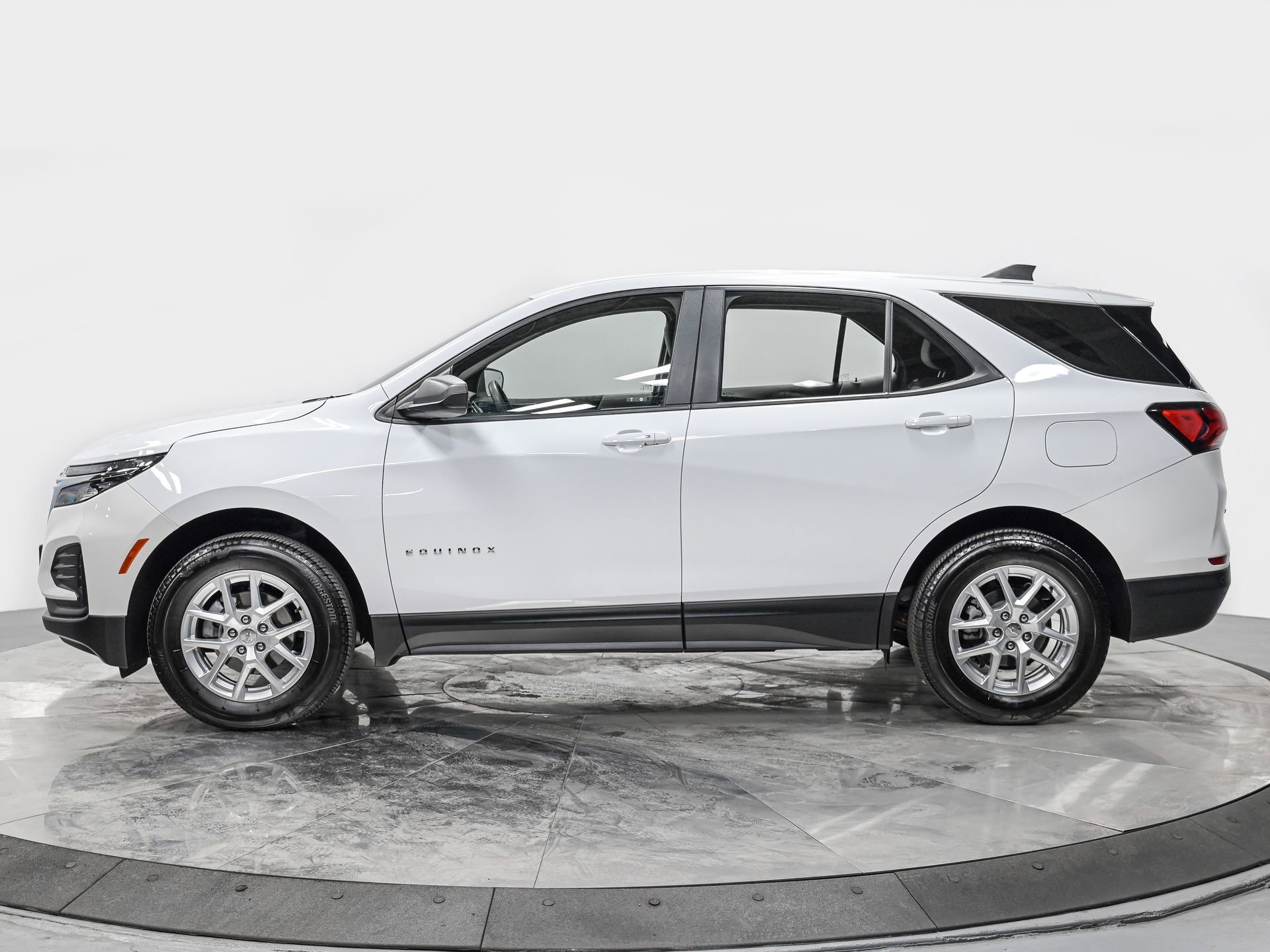 Used 2024 Chevrolet Equinox LS with VIN 3GNAXSEG7RL342473 for sale in Forest Hills, NY