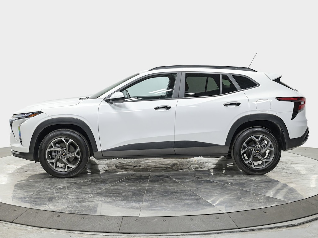 Used 2025 Chevrolet Trax LT SUV