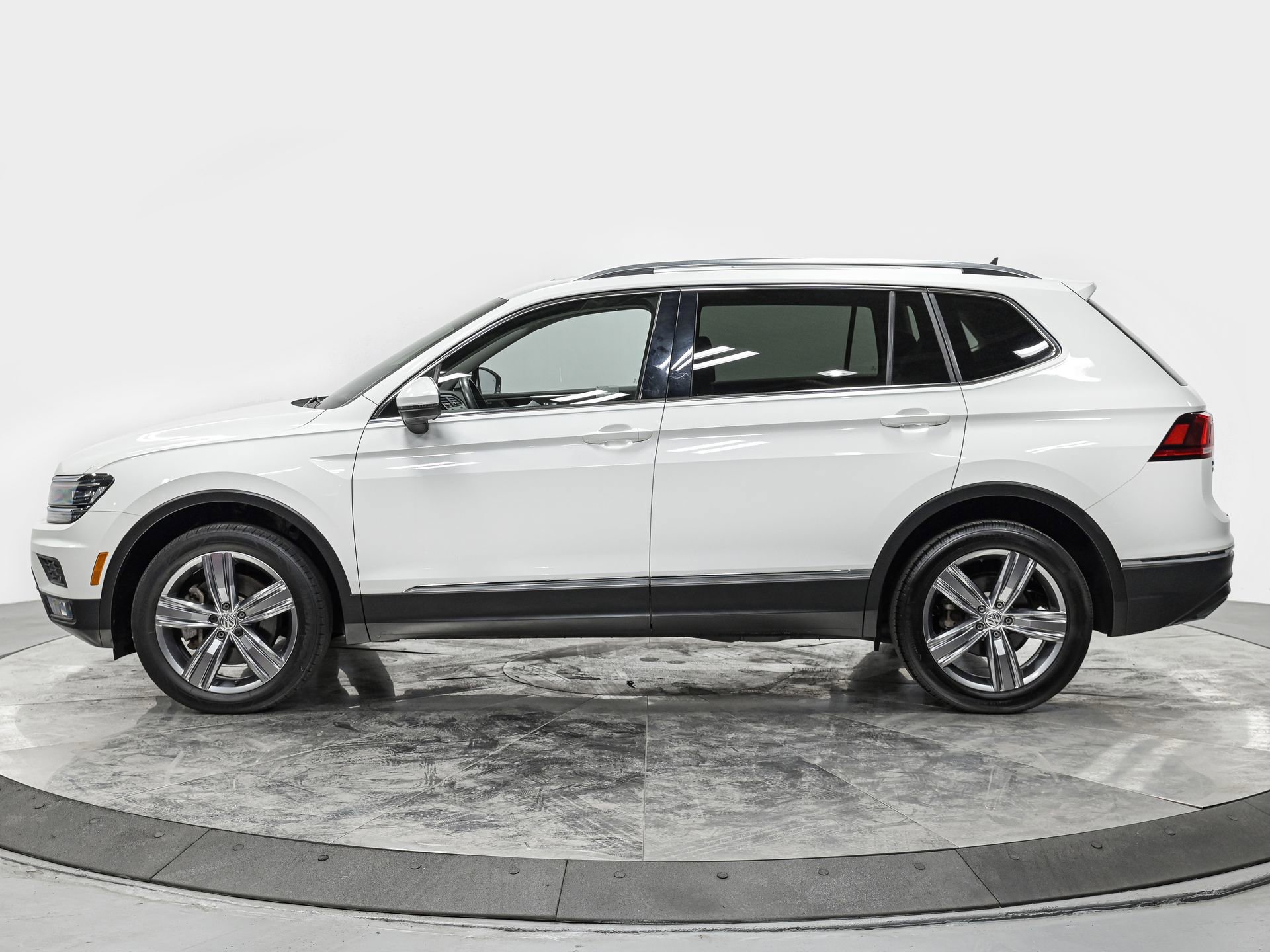 Used 2019 Volkswagen Tiguan SEL Premium with VIN 3VV4B7AX1KM100433 for sale in Forest Hills, NY