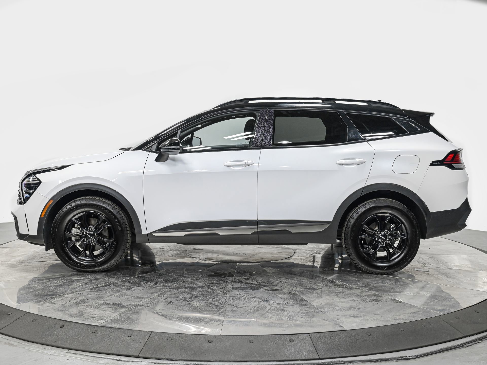 Used 2024 Kia Sportage X-Pro with VIN 5XYK7CDF5RG218320 for sale in Forest Hills, NY