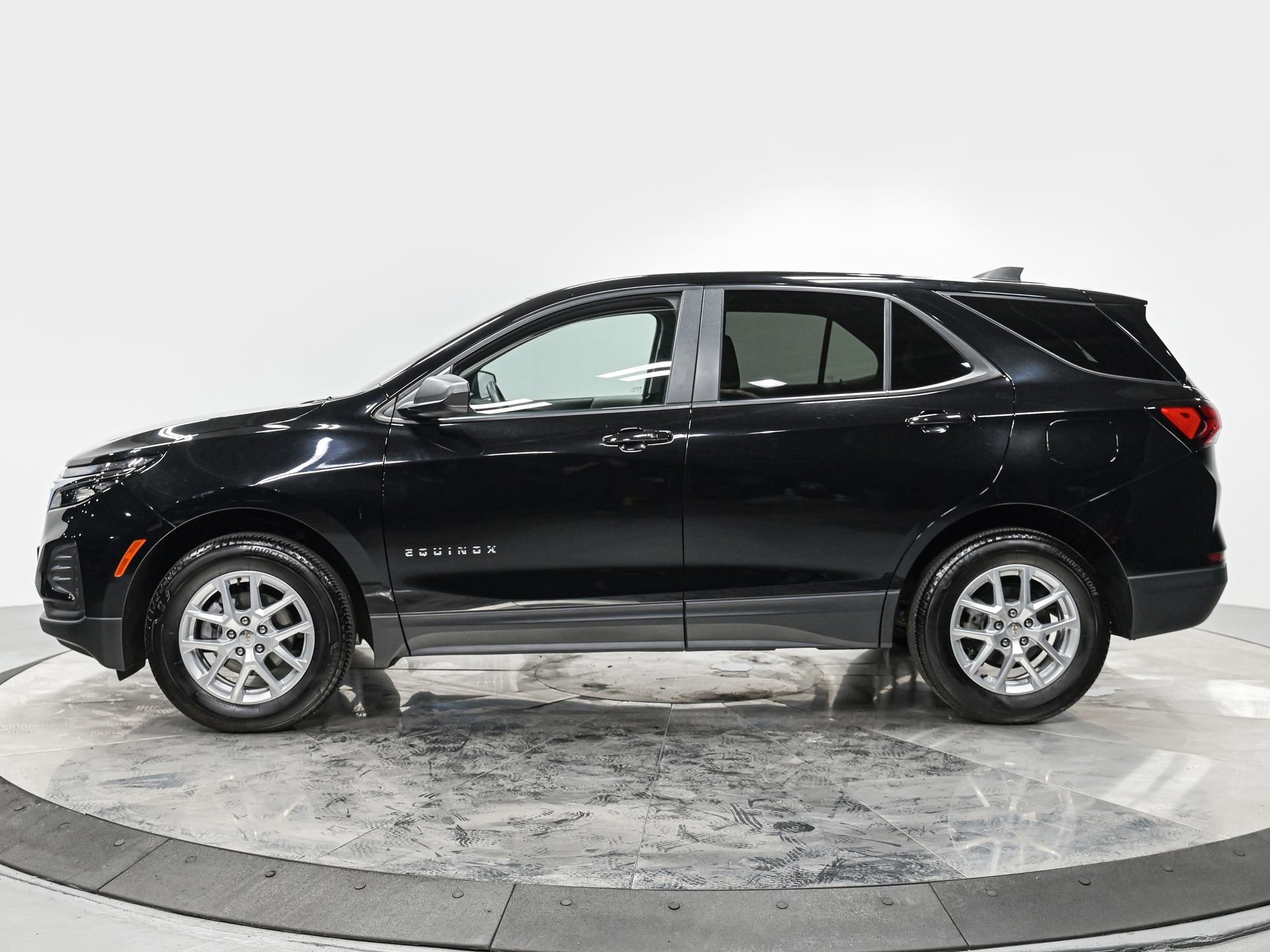 Used 2024 Chevrolet Equinox LS with VIN 3GNAXSEG3RL169745 for sale in Forest Hills, NY