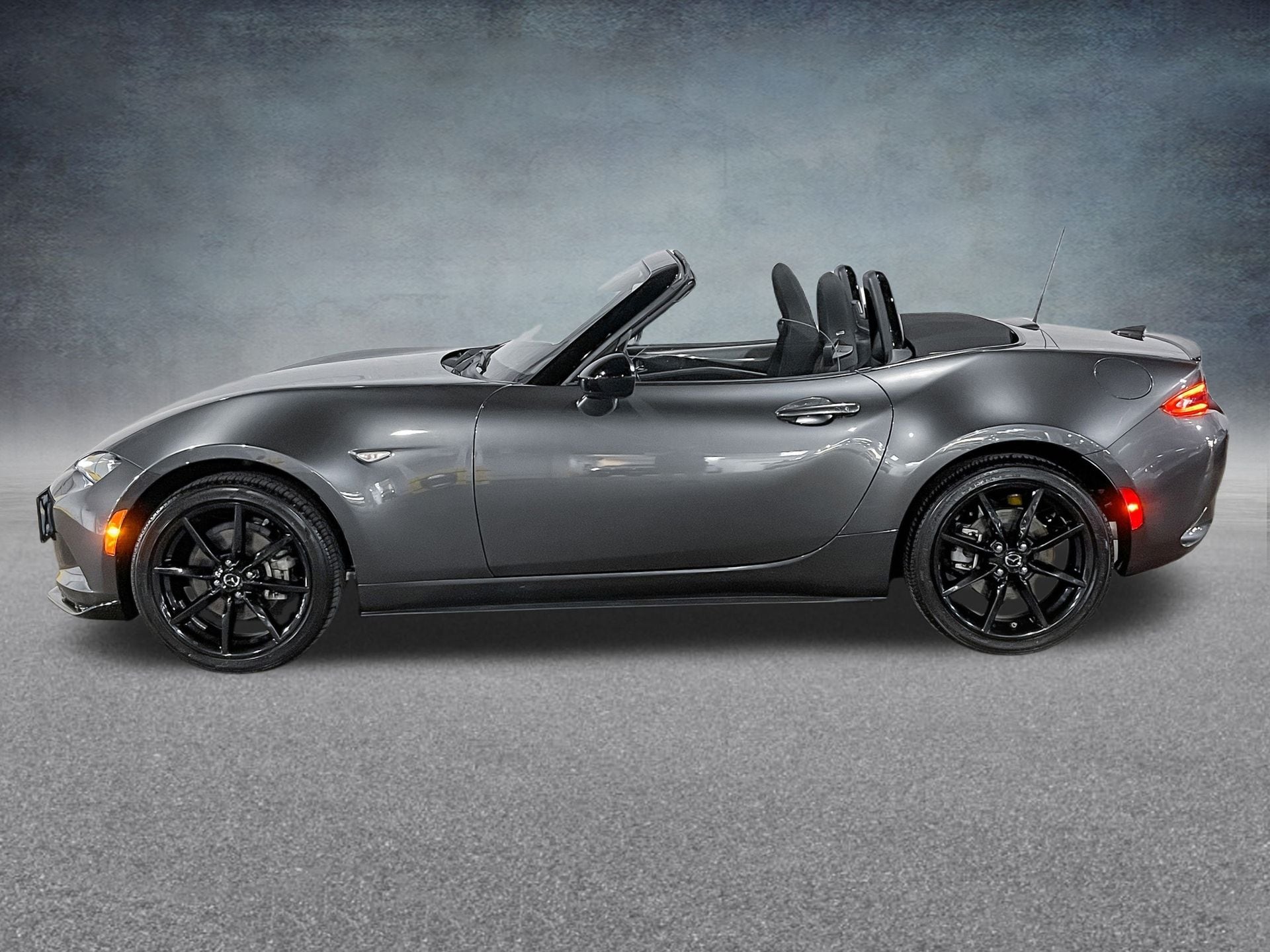 Used 2019 Mazda MX-5 Miata Club with VIN JM1NDAC76K0306681 for sale in Forest Hills, NY