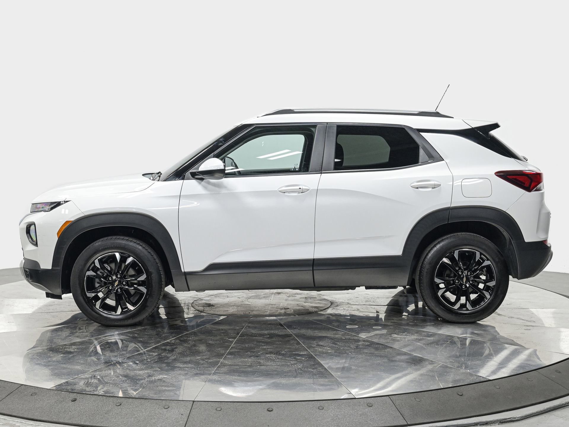 Used 2021 Chevrolet Trailblazer LT with VIN KL79MRSL1MB140010 for sale in Queens, NY