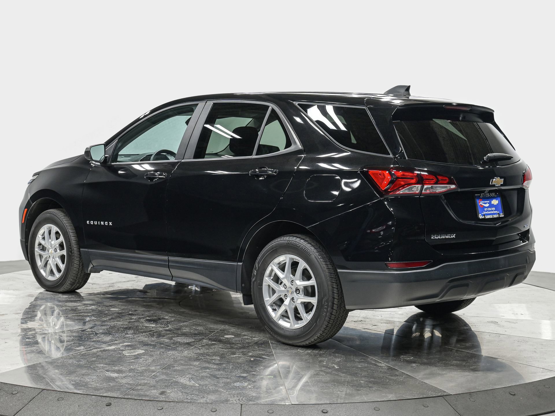 2023 Chevrolet Equinox LS photo 4