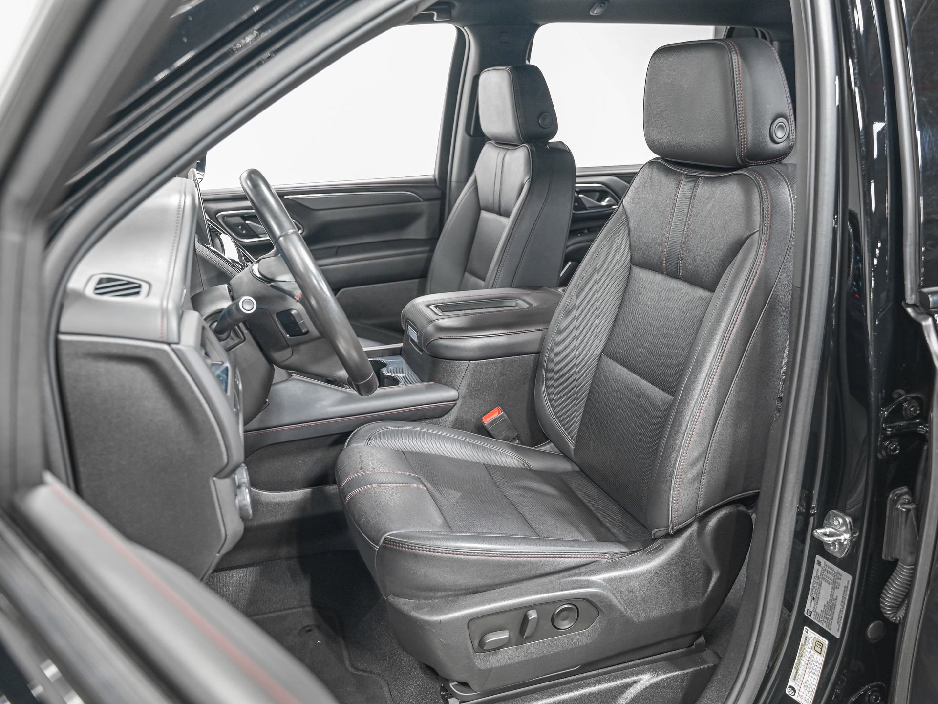 2022 Chevrolet Suburban RST - Photo 16