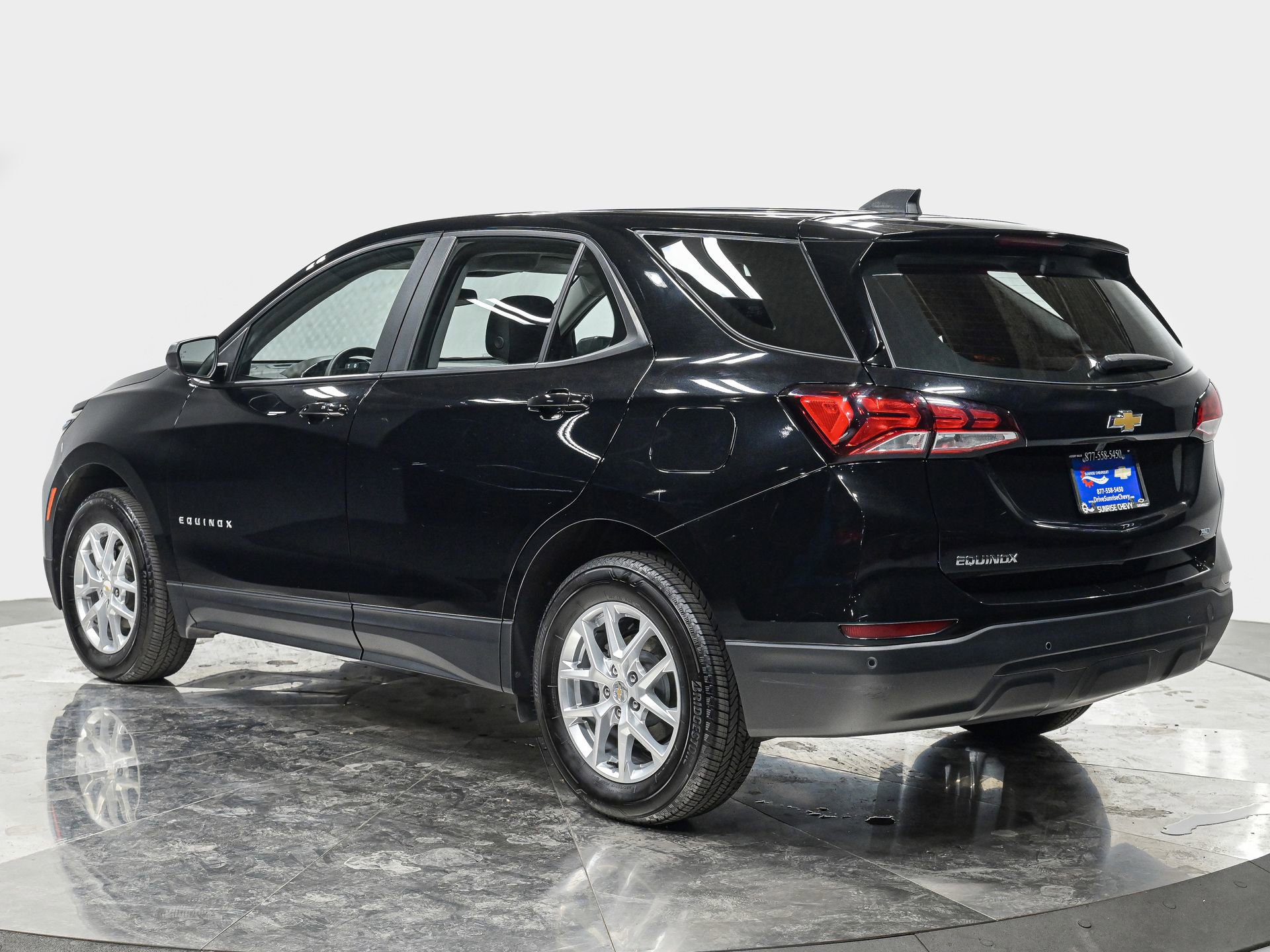 2024 Chevrolet Equinox LS photo 2