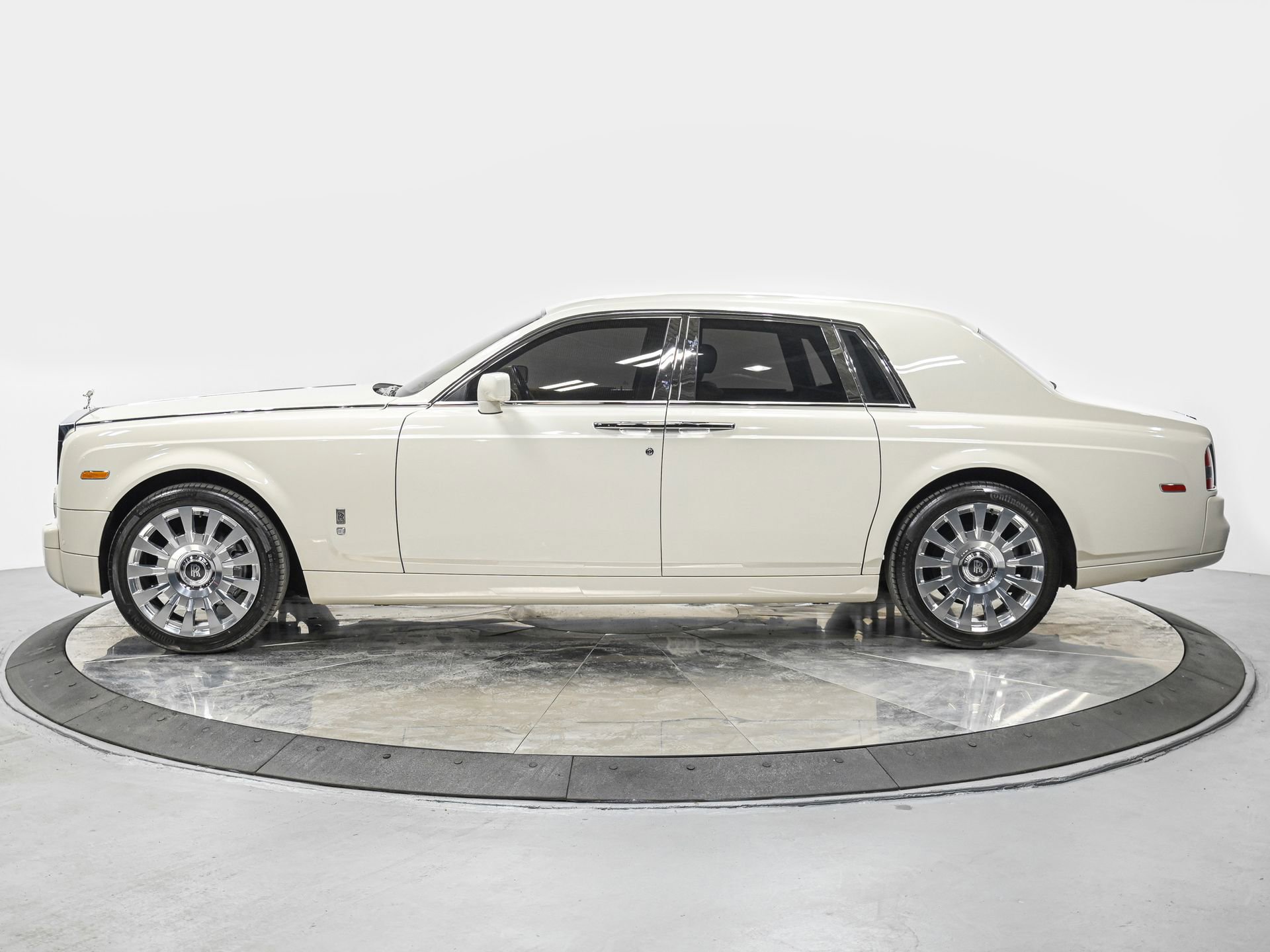 Used 2004 Rolls-Royce Phantom Base with VIN SCA1S684X4UX07492 for sale in Forest Hills, NY