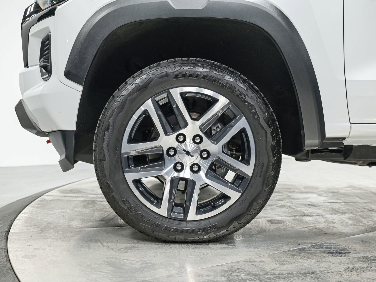 2024 Chevrolet Colorado Z71 photo 3