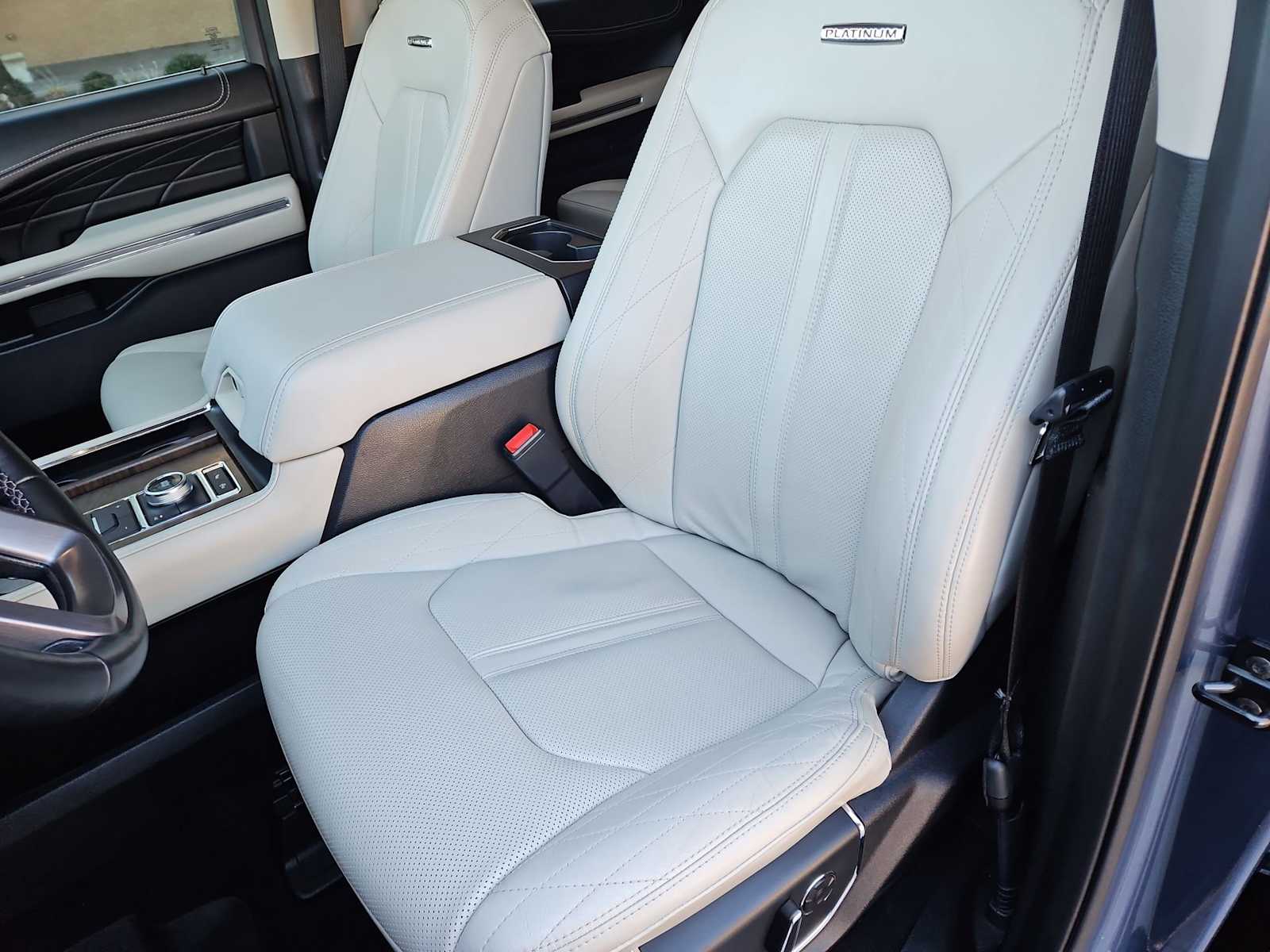 Thumbnail: 2020 Ford Expedition - 17