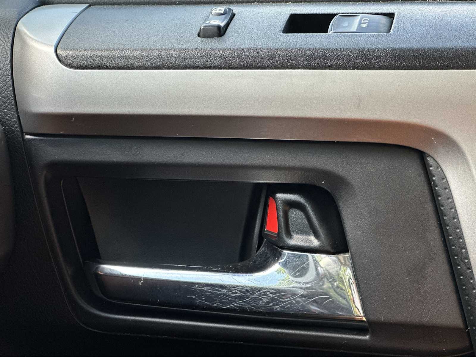 Thumbnail: 2015 Toyota 4Runner - 35