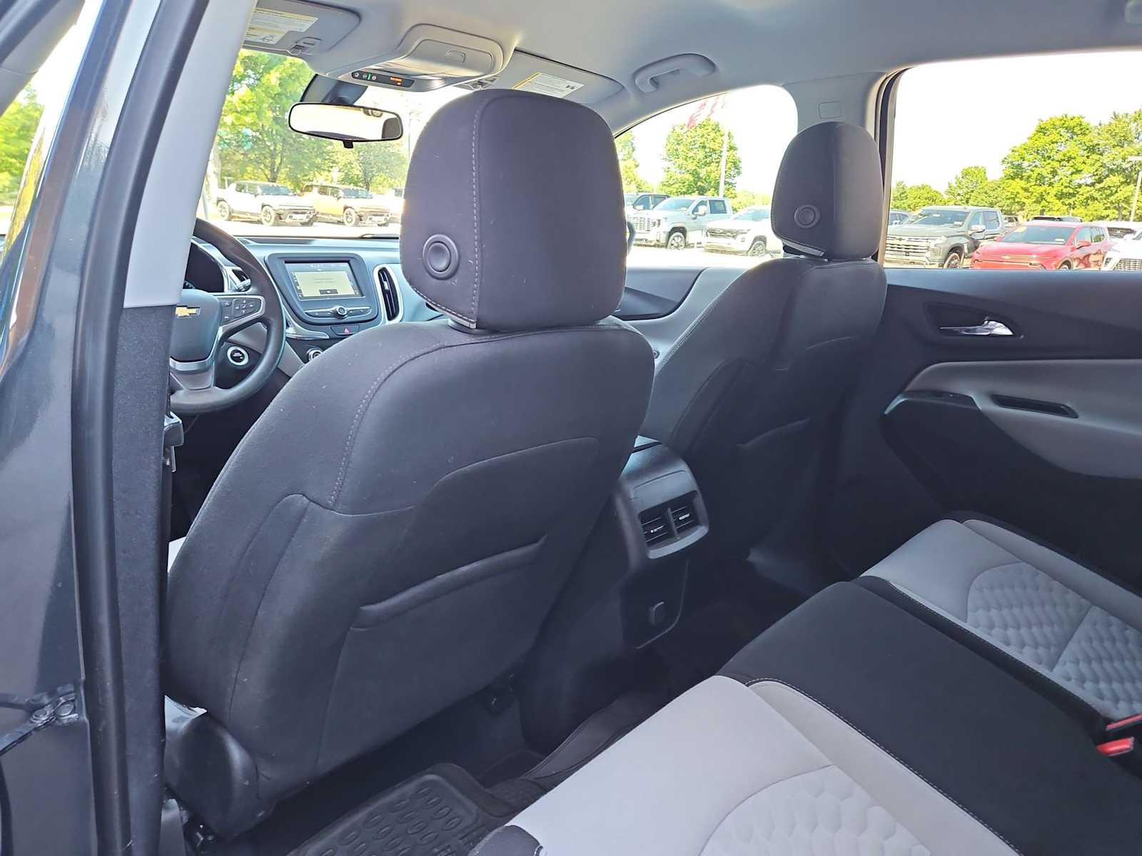 Thumbnail: 2018 Chevrolet Equinox - 31