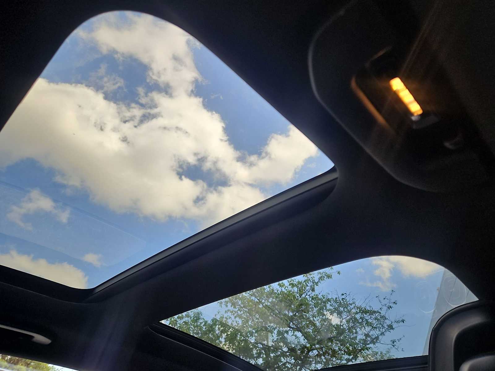 Thumbnail: 2023 Mercedes-Benz C-Class - 22