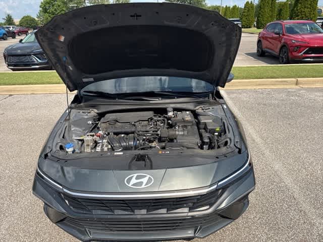 Thumbnail: 2024 Hyundai Elantra - 10