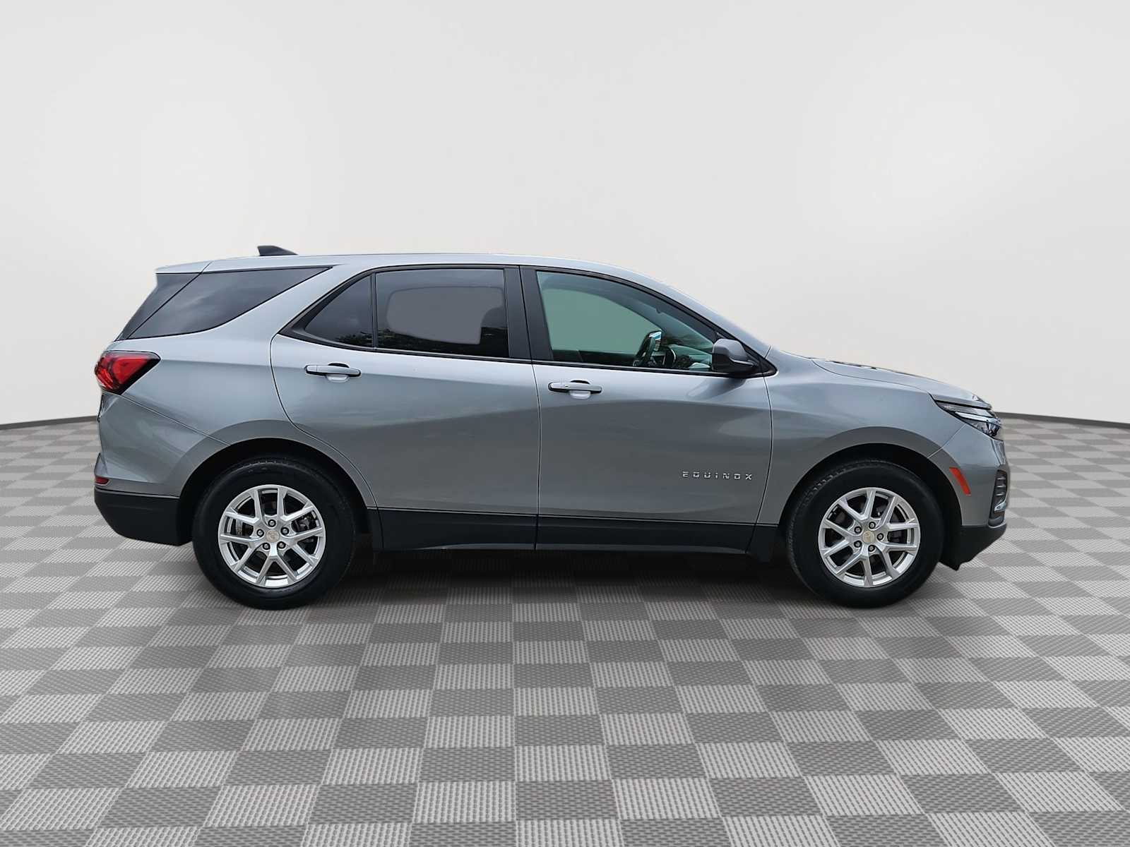 Thumbnail: 2023 Chevrolet Equinox - 9