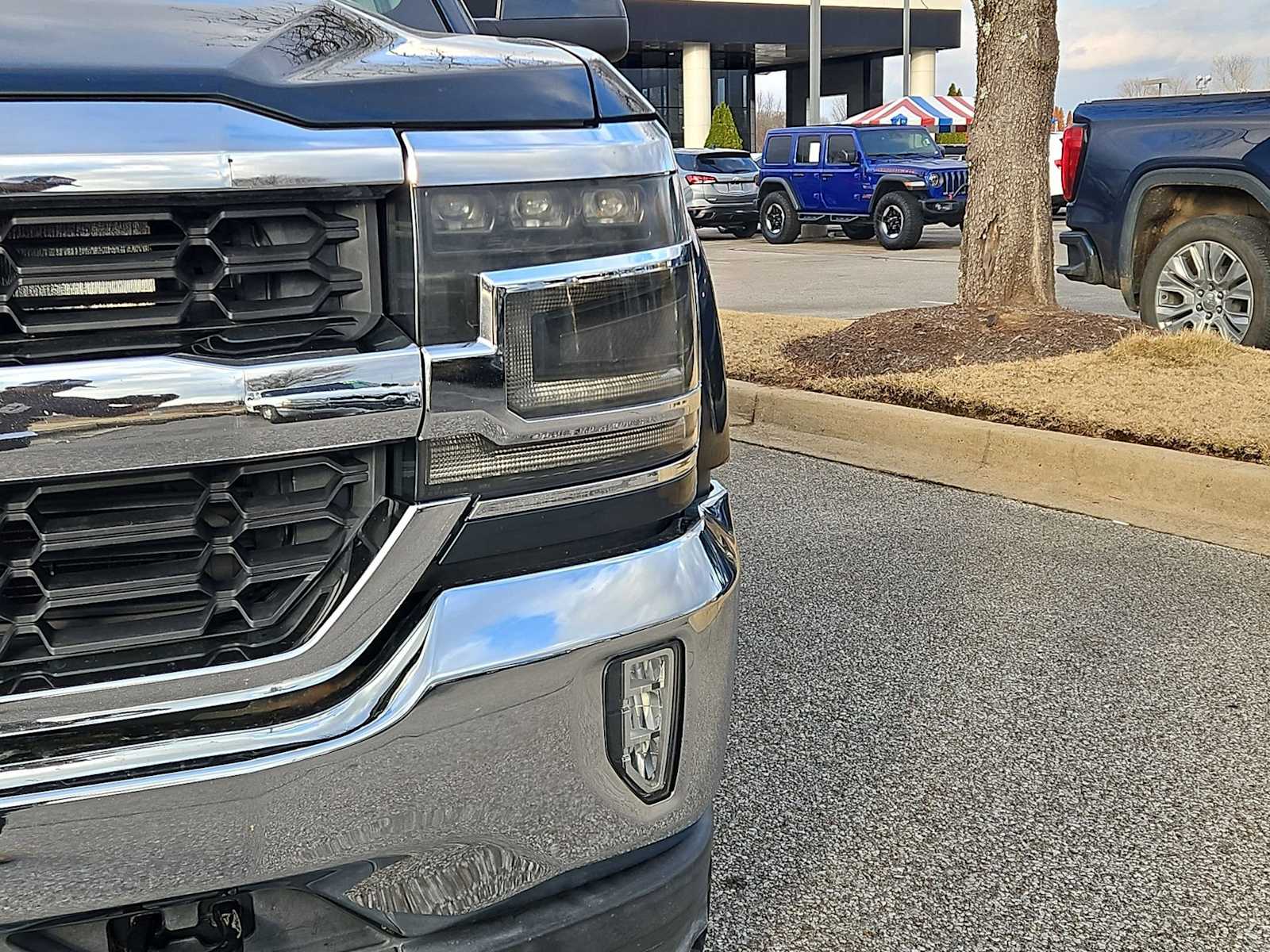 Thumbnail: 2018 Chevrolet Silverado 1500 - 10